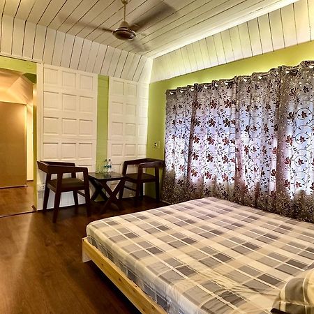 Hotel The Chinar Retreat Hut Srīnagar Exterior foto